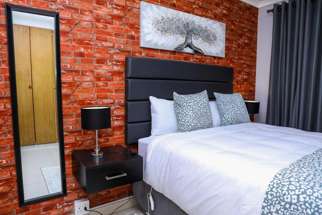 Delux Guesthouse Volksrust Ngoại thất bức ảnh