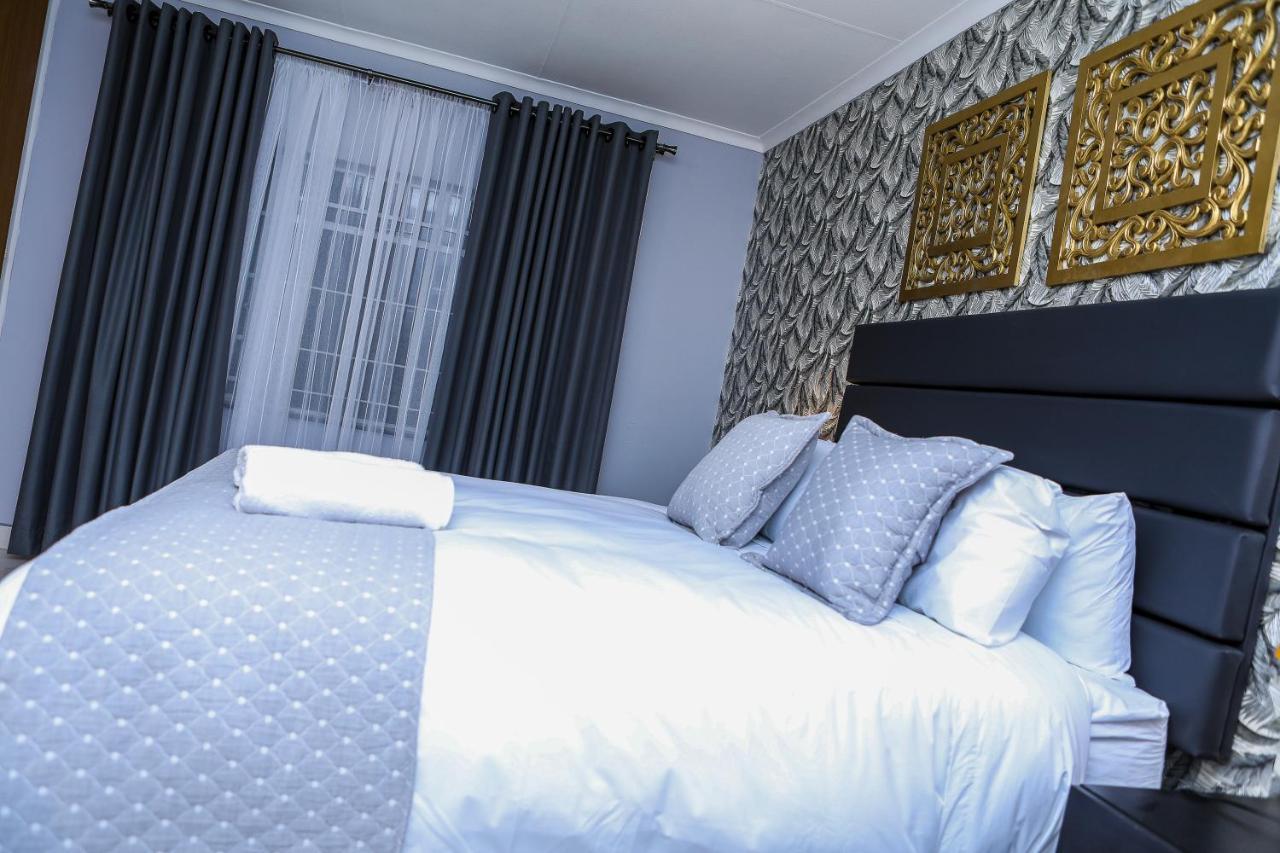 Delux Guesthouse Volksrust Ngoại thất bức ảnh