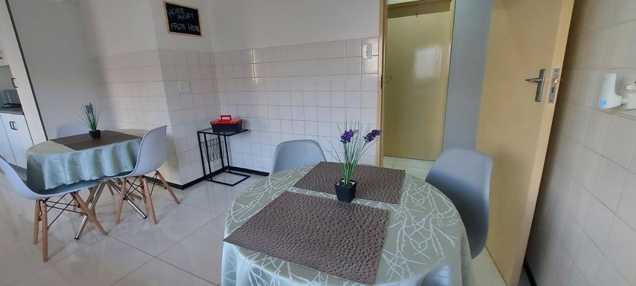 Delux Guesthouse Volksrust Ngoại thất bức ảnh