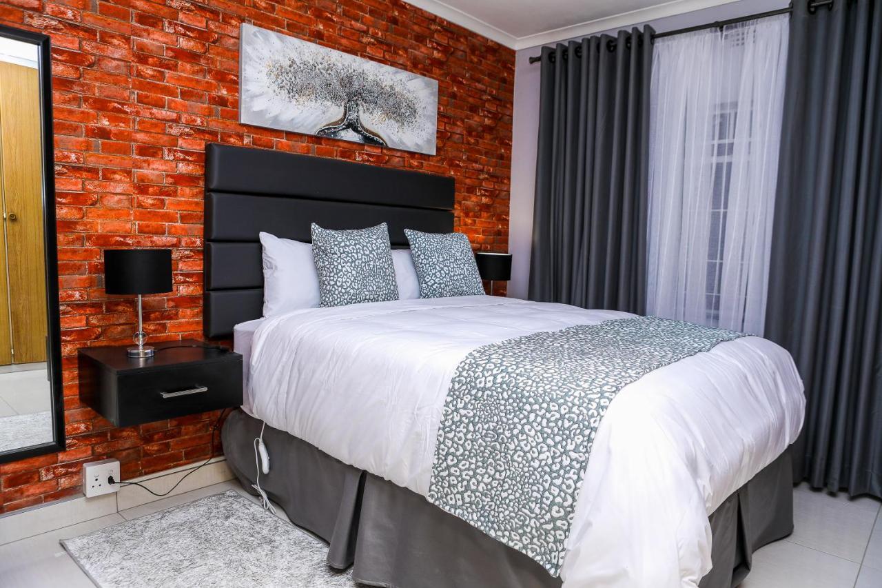 Delux Guesthouse Volksrust Ngoại thất bức ảnh