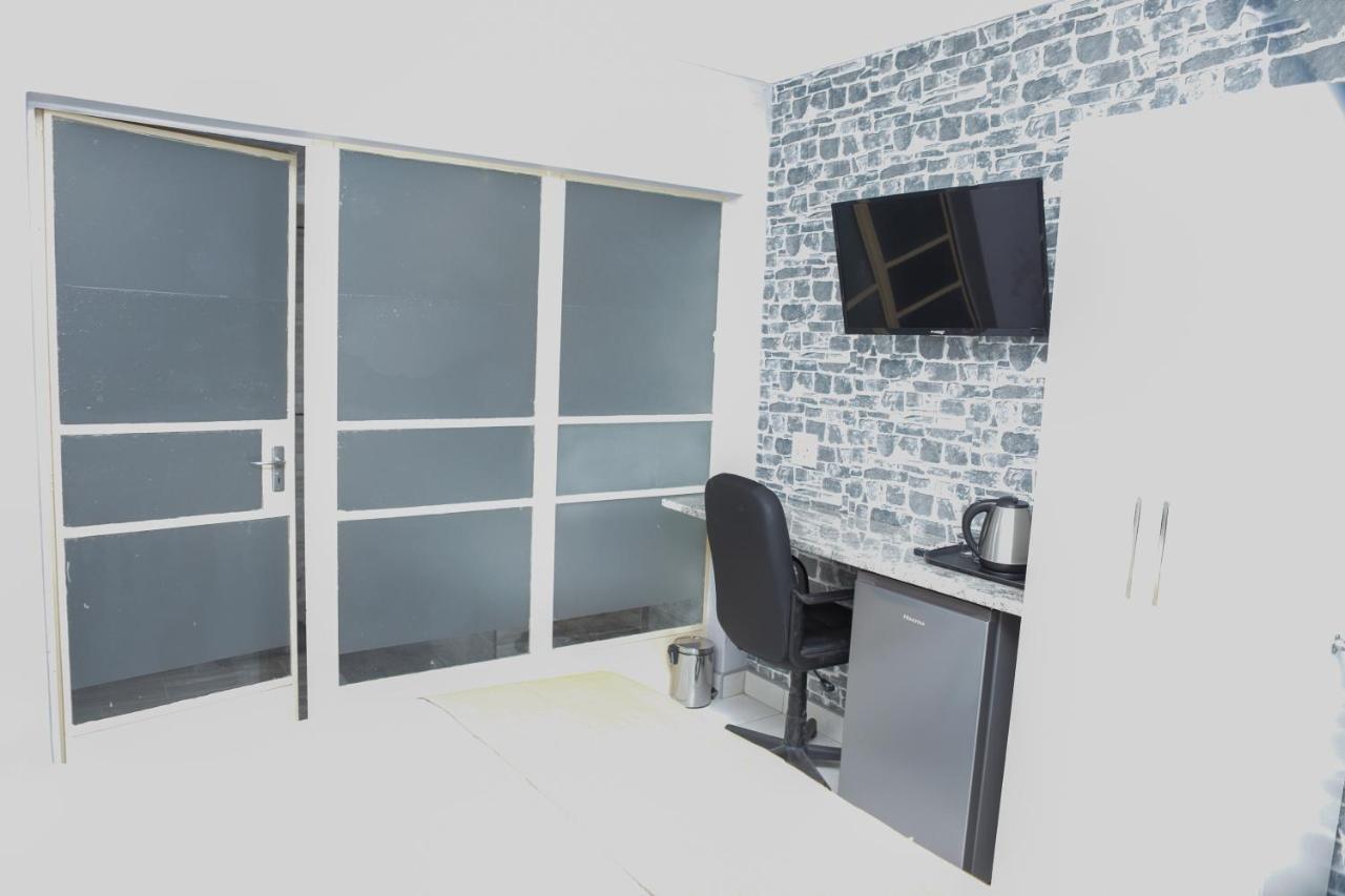 Delux Guesthouse Volksrust Ngoại thất bức ảnh