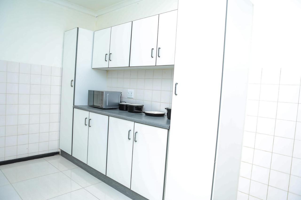Delux Guesthouse Volksrust Ngoại thất bức ảnh