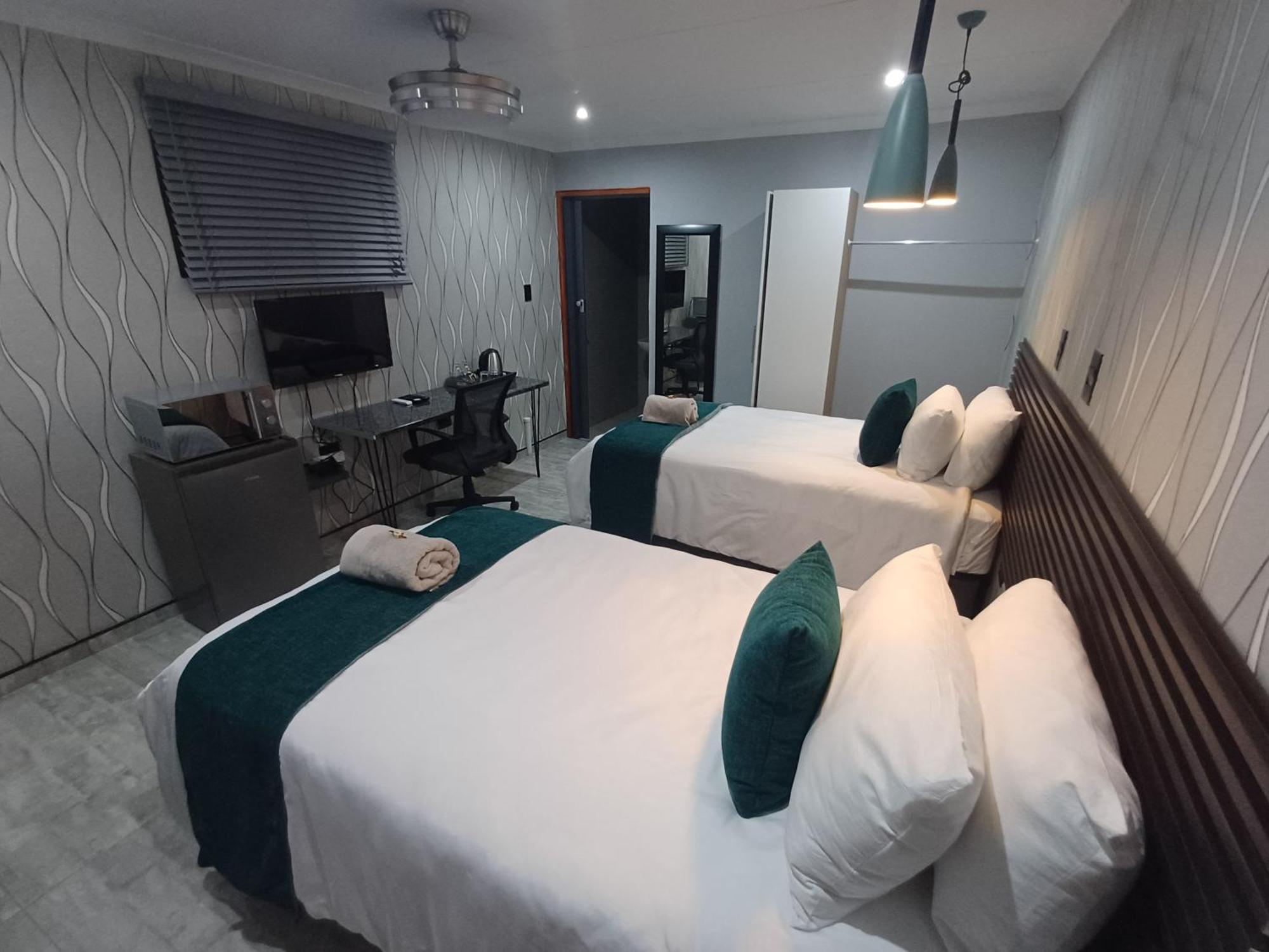 Delux Guesthouse Volksrust Ngoại thất bức ảnh