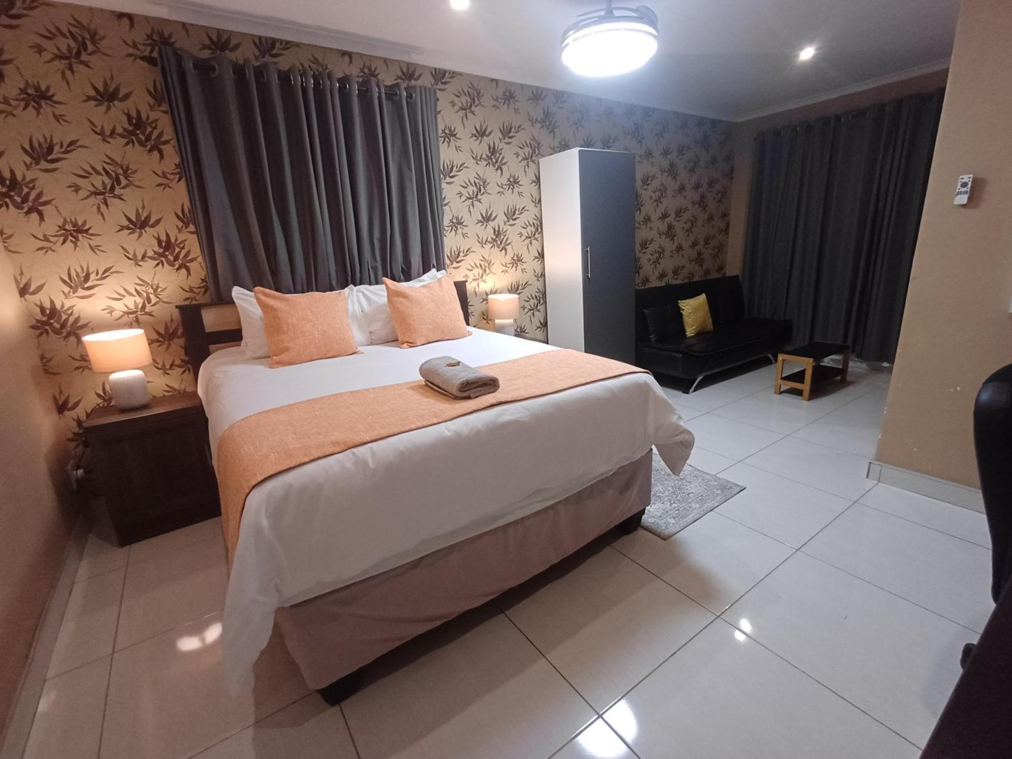 Delux Guesthouse Volksrust Ngoại thất bức ảnh