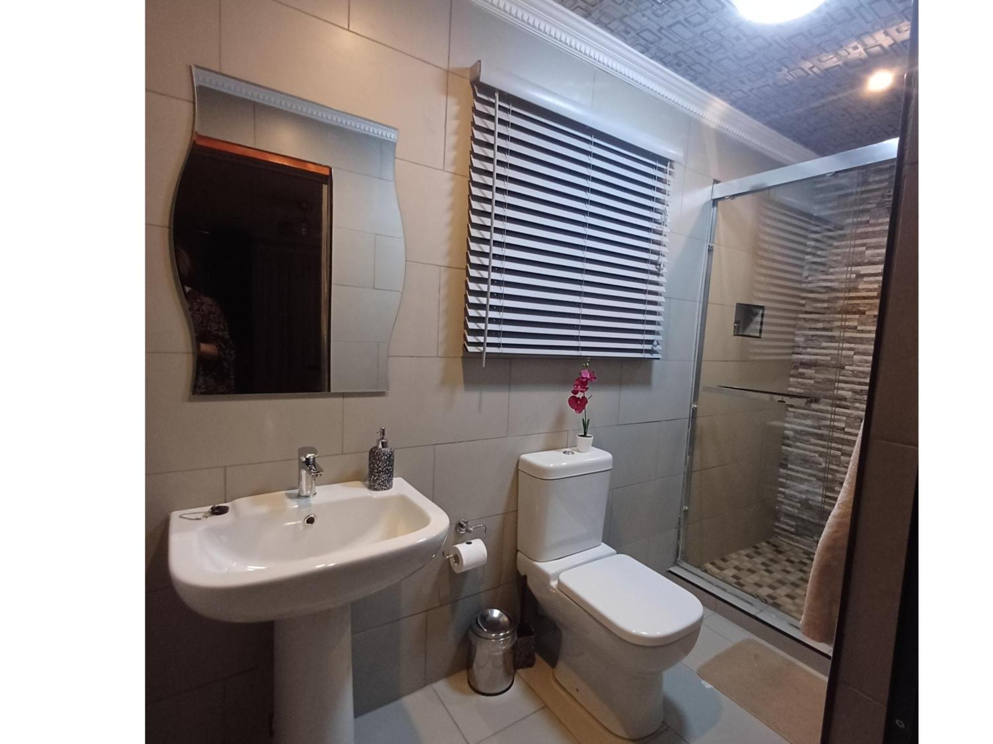 Delux Guesthouse Volksrust Ngoại thất bức ảnh