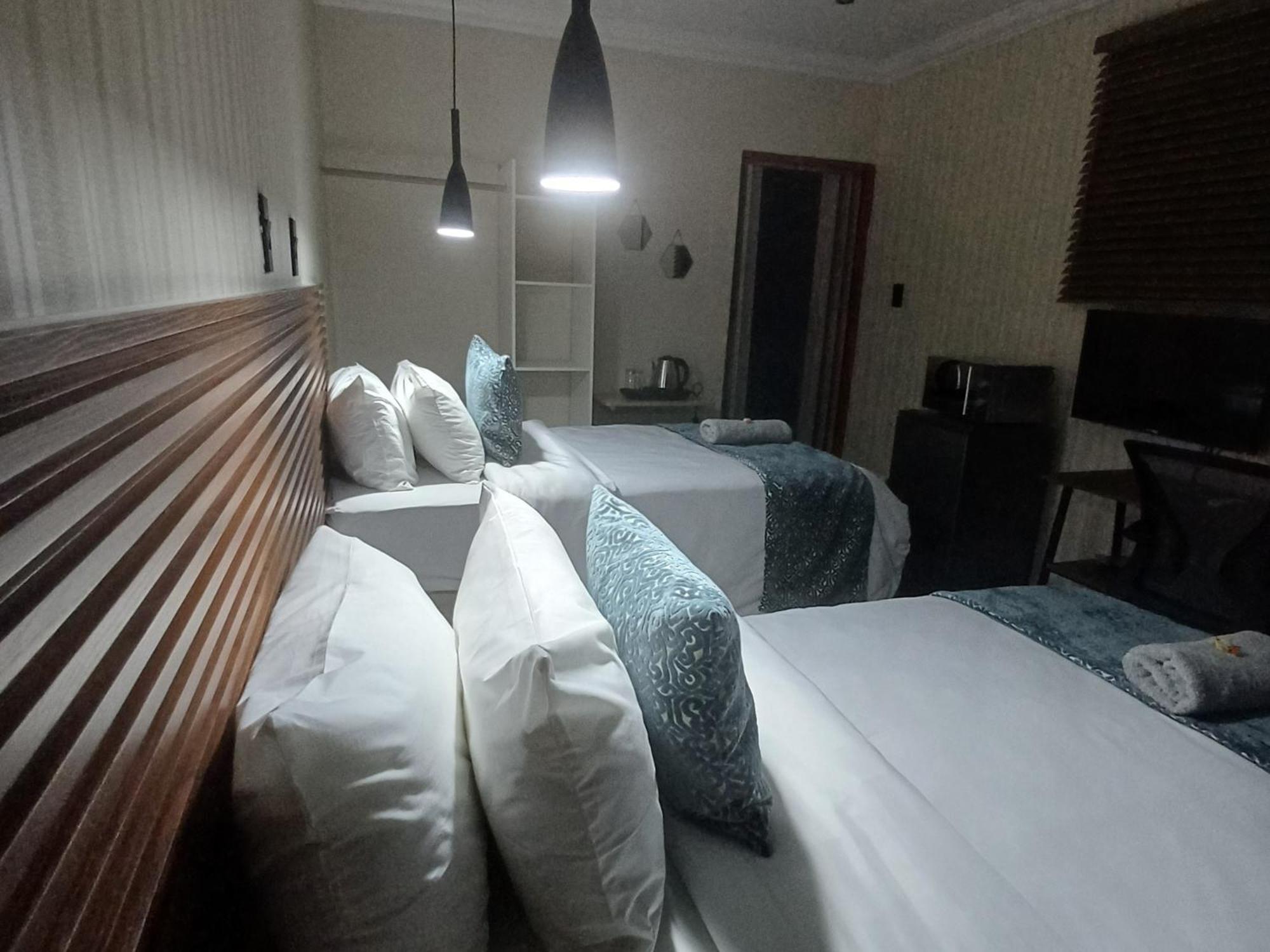 Delux Guesthouse Volksrust Ngoại thất bức ảnh