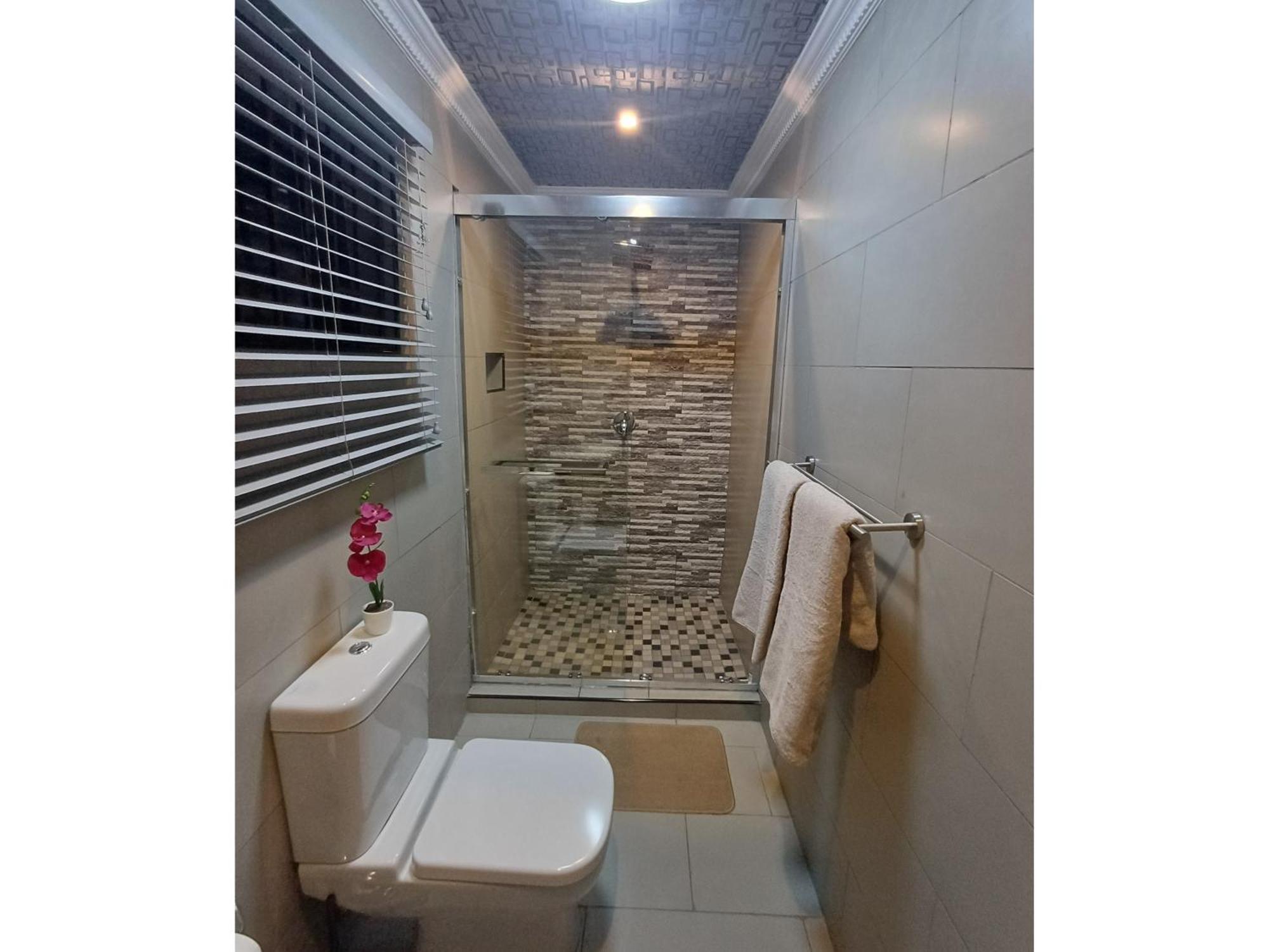 Delux Guesthouse Volksrust Ngoại thất bức ảnh
