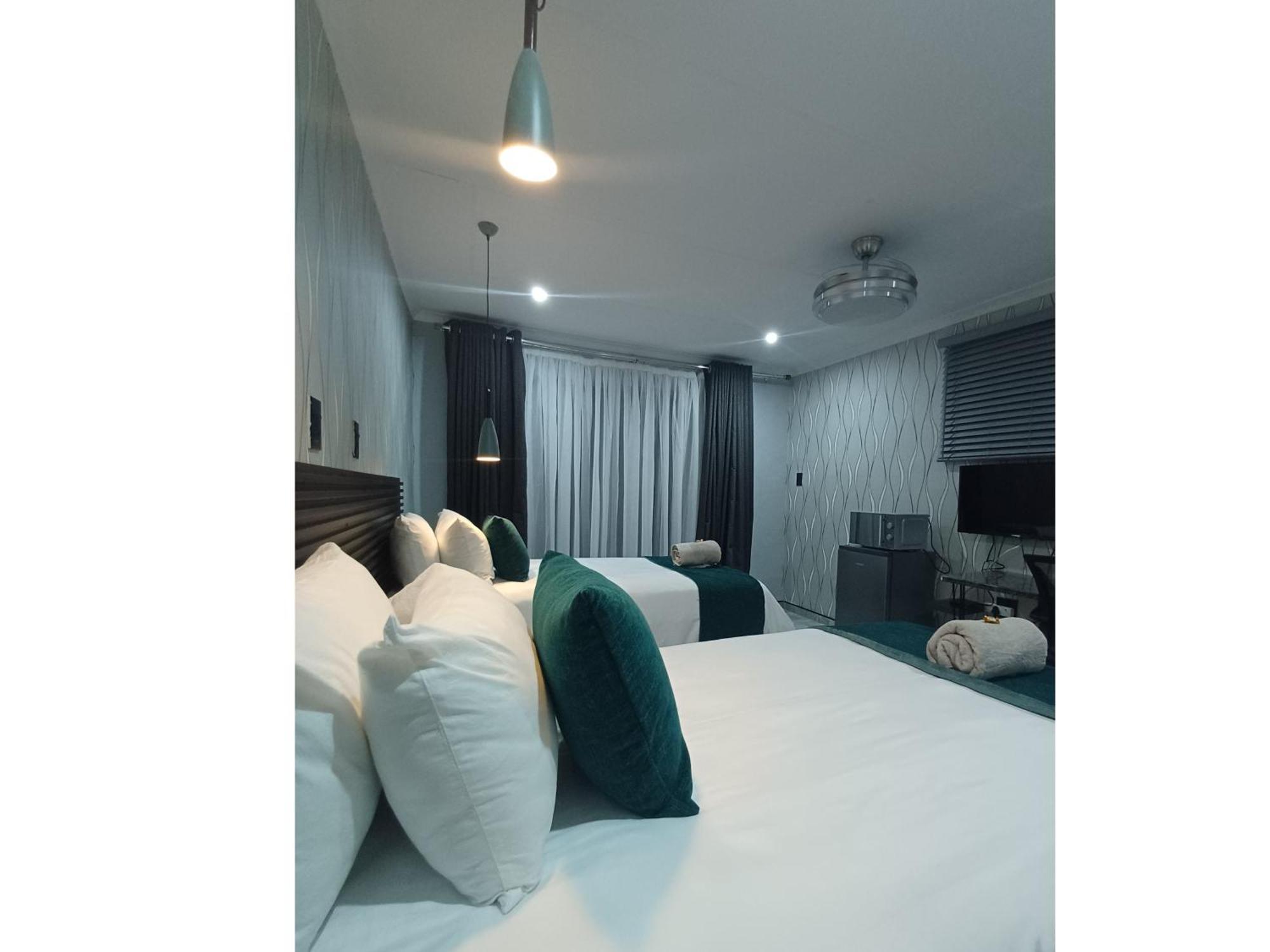 Delux Guesthouse Volksrust Ngoại thất bức ảnh