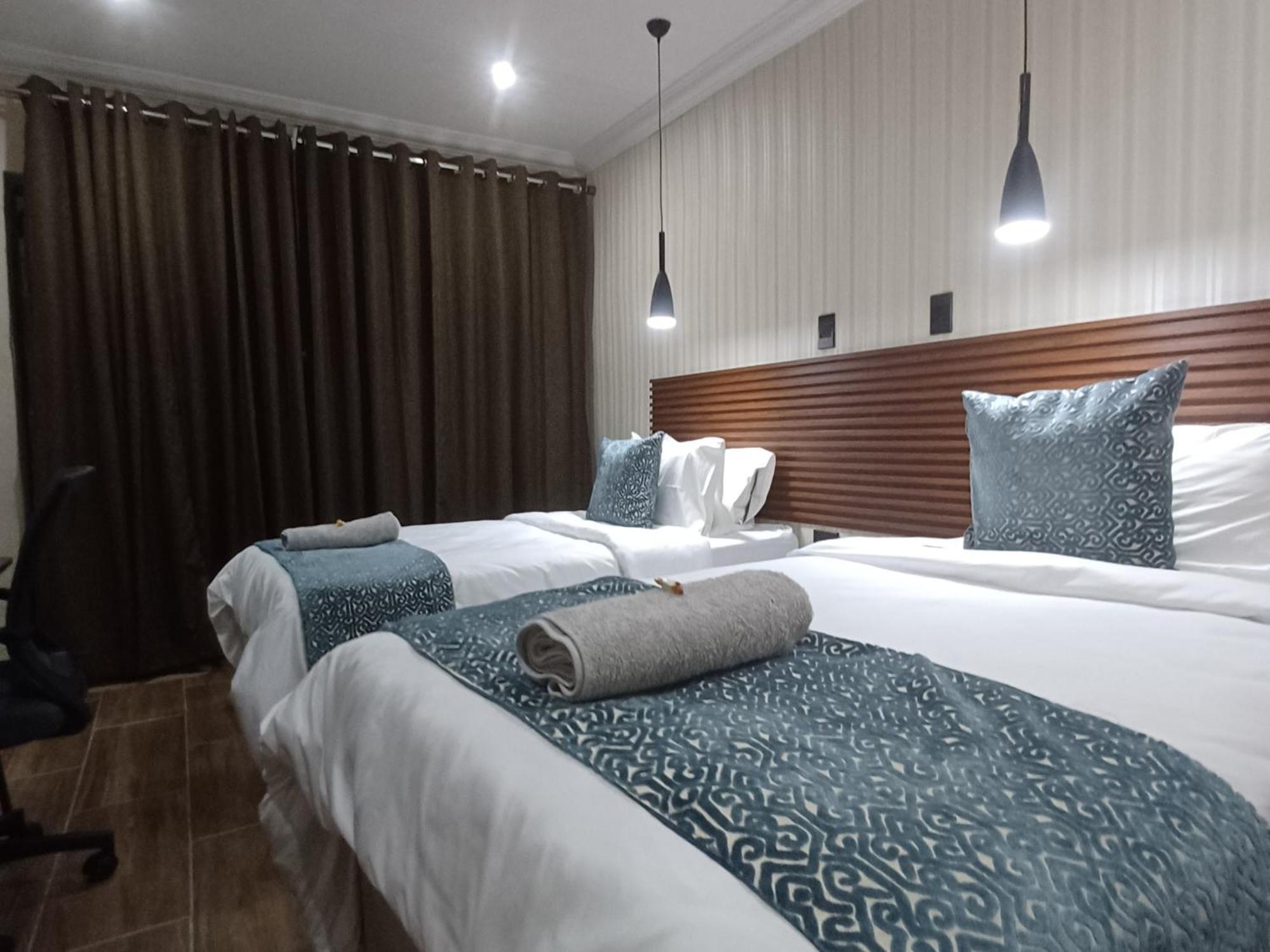 Delux Guesthouse Volksrust Ngoại thất bức ảnh