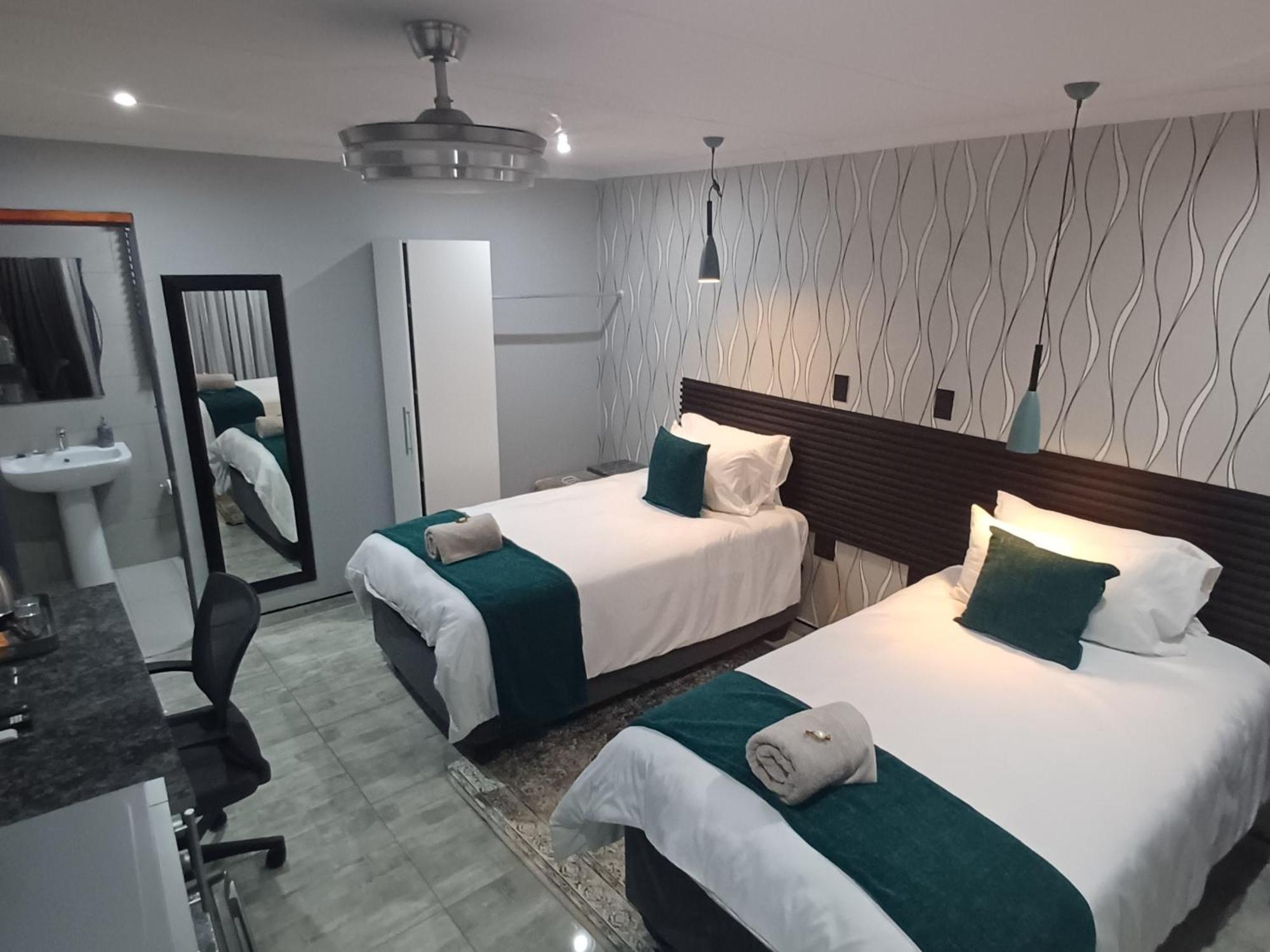 Delux Guesthouse Volksrust Ngoại thất bức ảnh