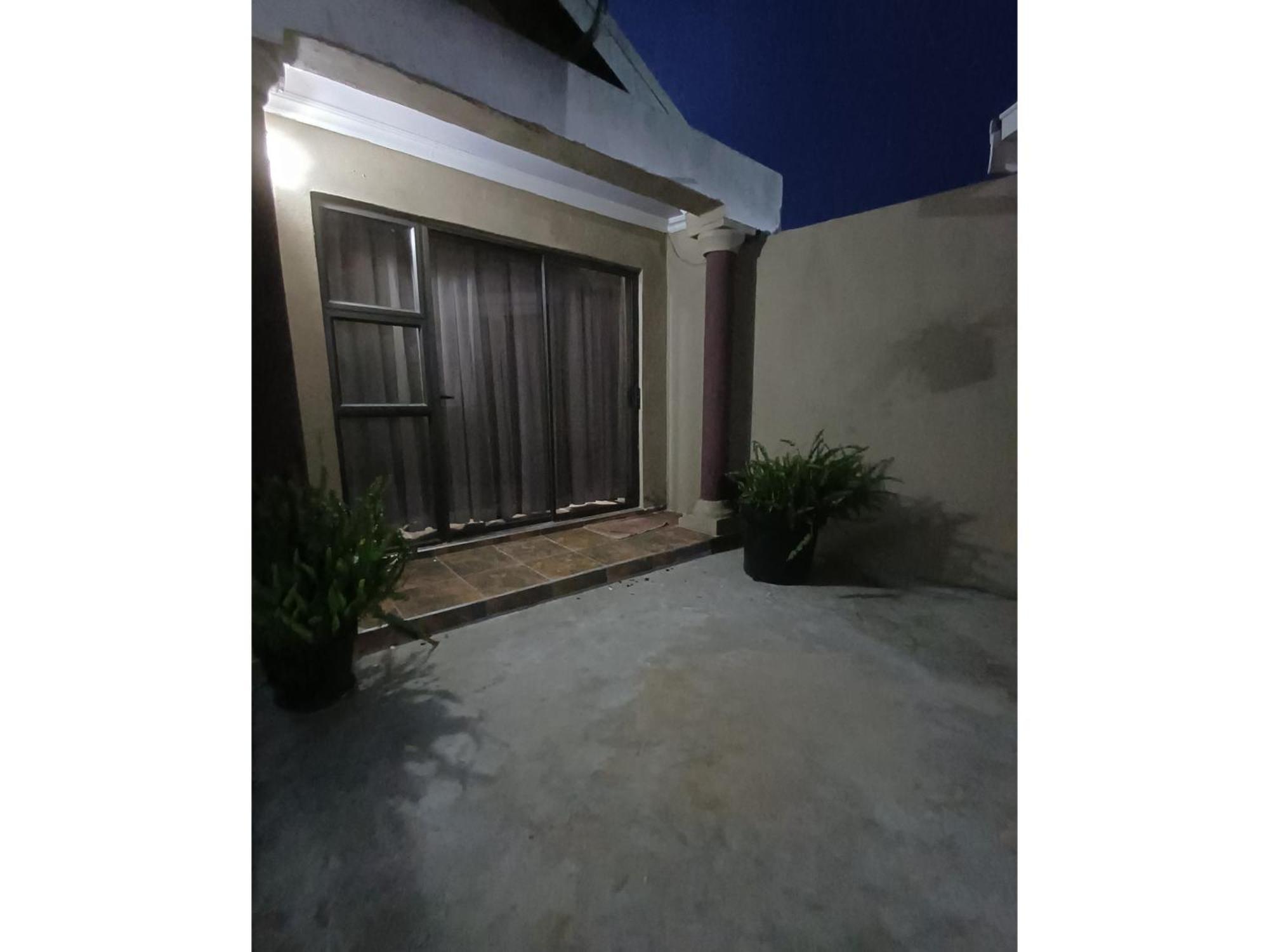 Delux Guesthouse Volksrust Ngoại thất bức ảnh