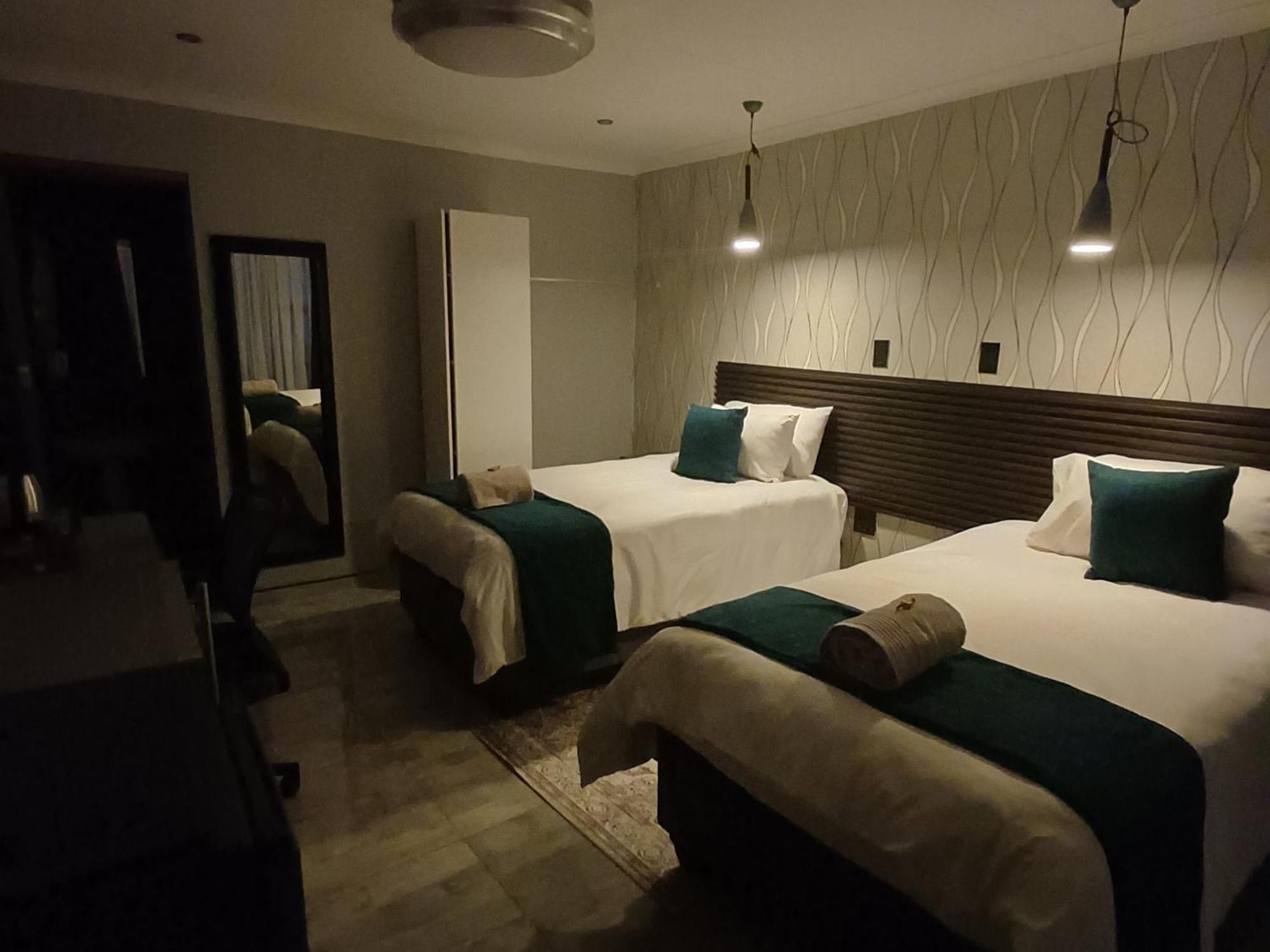 Delux Guesthouse Volksrust Ngoại thất bức ảnh