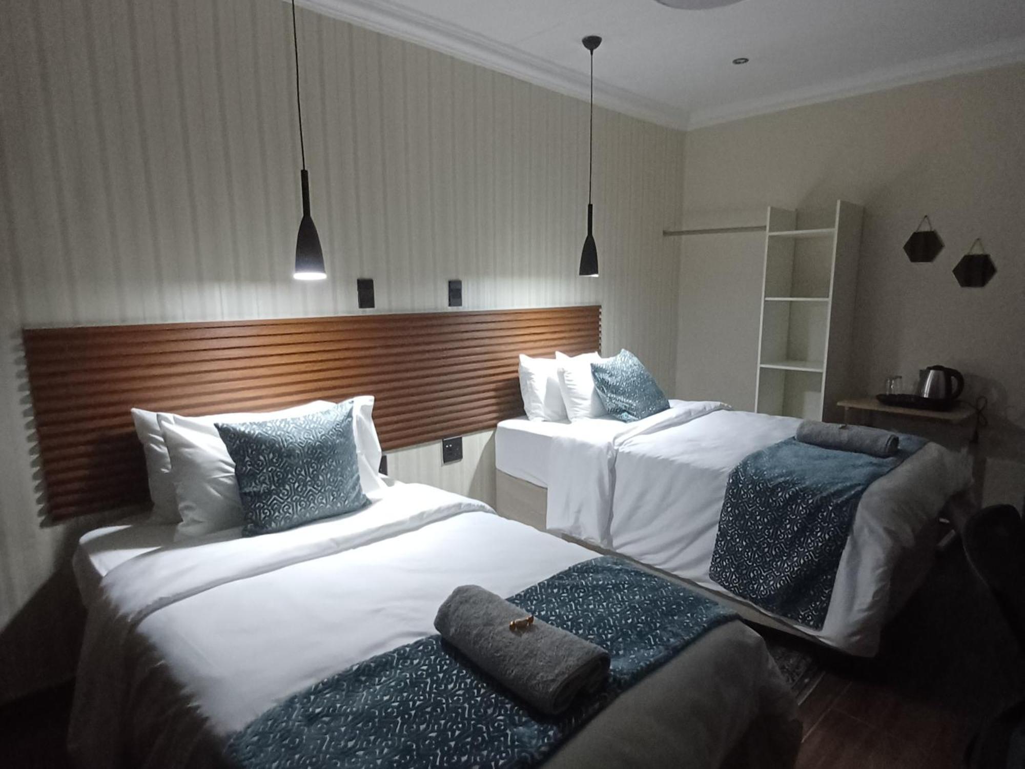 Delux Guesthouse Volksrust Ngoại thất bức ảnh